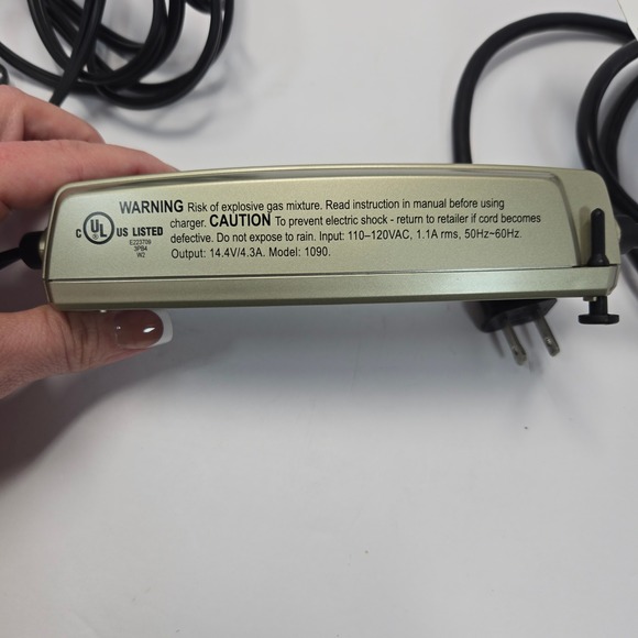 CTEK MXS 5.0 Battery Charger 12V 4.3A 8-Step Charging Model 1090 Gold Black - Picture 7 of 8